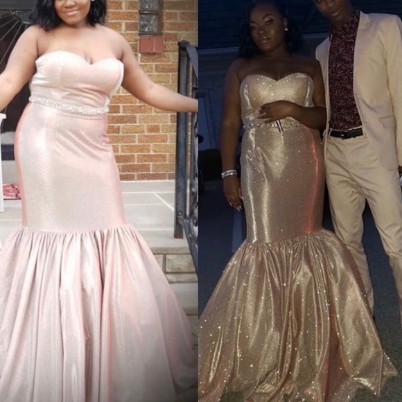 Dress - Picture 1 of 3